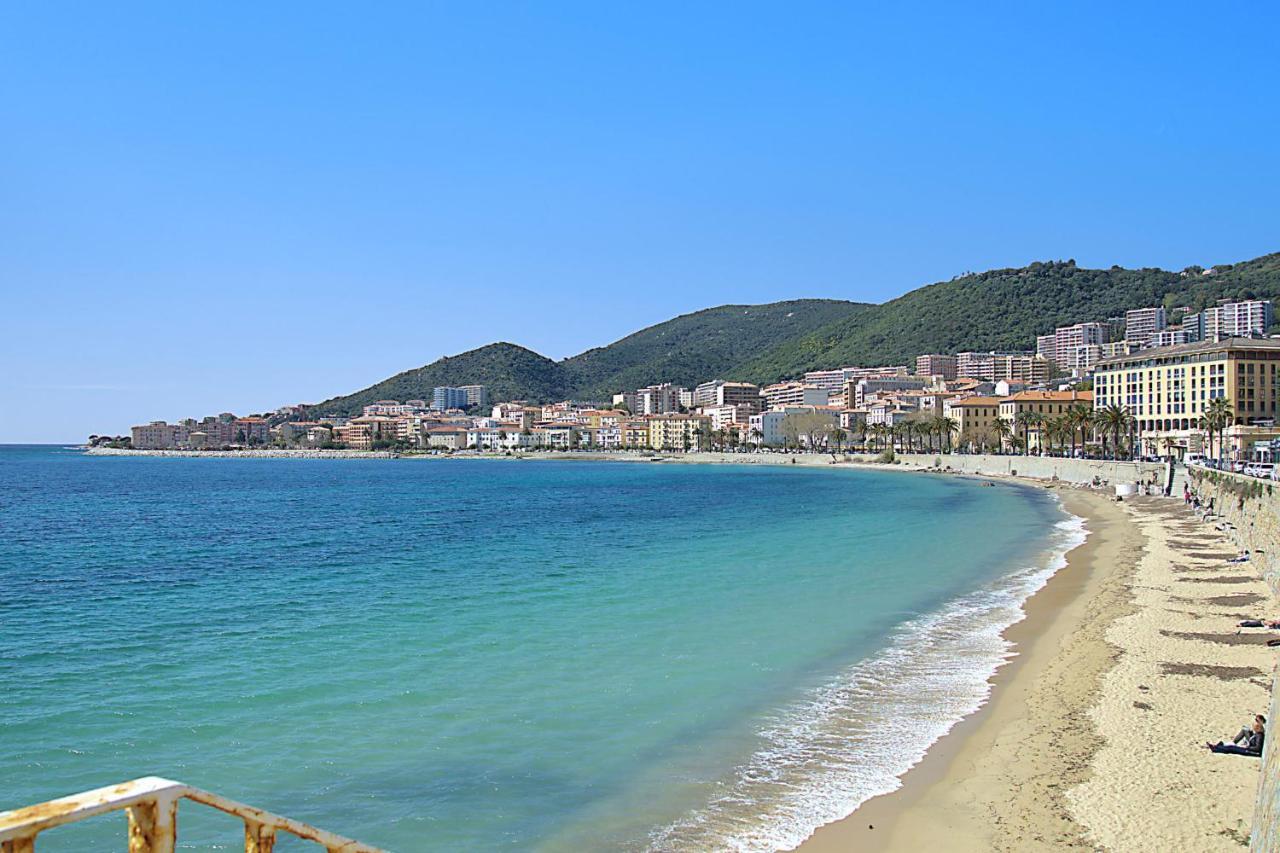 דירות Superb Flat In The Heart Of The Historic Centre Of Ajaccio - Welkeys מראה חיצוני תמונה