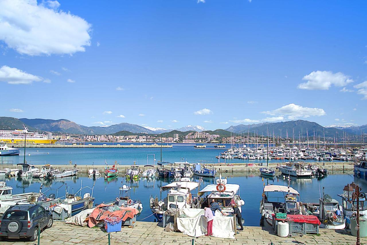 דירות Superb Flat In The Heart Of The Historic Centre Of Ajaccio - Welkeys מראה חיצוני תמונה